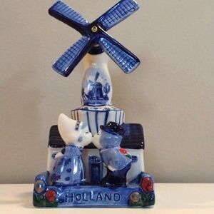 Kissing Couple Blue Delft Musical Windmill  Rare Vintage Holland